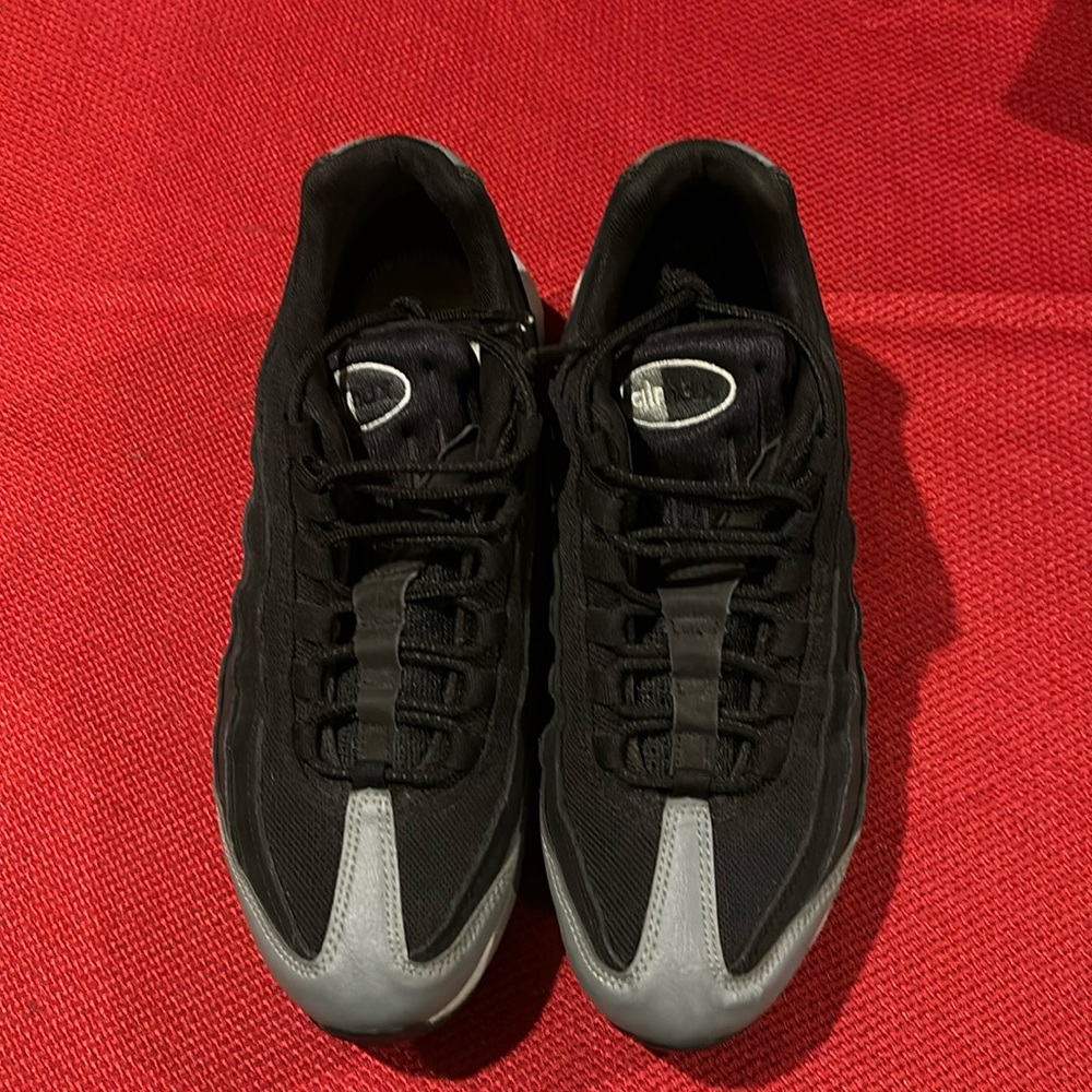 Nike Air Max 95’s Size 9 Color Black and Grey
